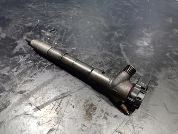 Iniettore MAN CRAFTER II 2.0 TDI 03N130277J image 2