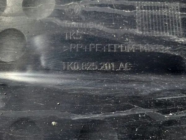 VW SCIROCCO III GOLF VI UNDERBODSKYDD VÄNSTER 1K0825201AC image 5