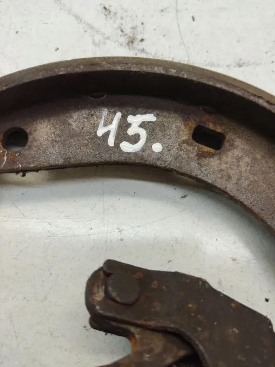 Käsijarrun kenkät BMW 7 E32 1993 OEM 440400 image 6