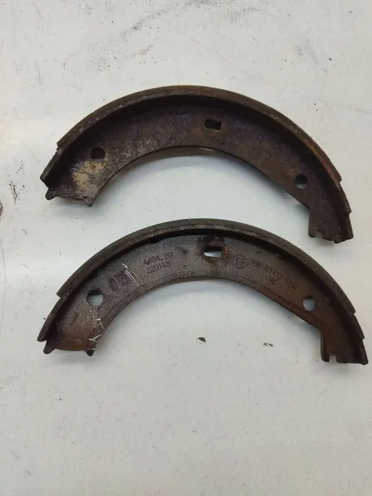 Käsijarrun kenkät BMW 7 E32 1993 OEM 440400 image 9