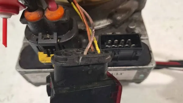 Stuurbekrachtigingspomp Dacia Logan I Sandero I OEM 8200720894 image 3