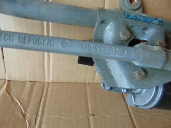 Etupyyhkijän moottorin mekanismi Seat Leon I Eurooppa image 4