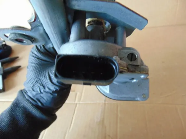 Etupyyhkijän moottorin mekanismi Seat Leon I Eurooppa image 7