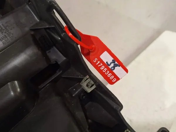 Couvre-volant OEM 689215391R pour Renault Clio V image 6