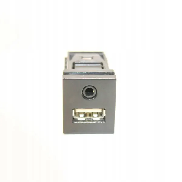 AUX-uttag OEM 1712A010819 för Toyota Camry VIII image 2