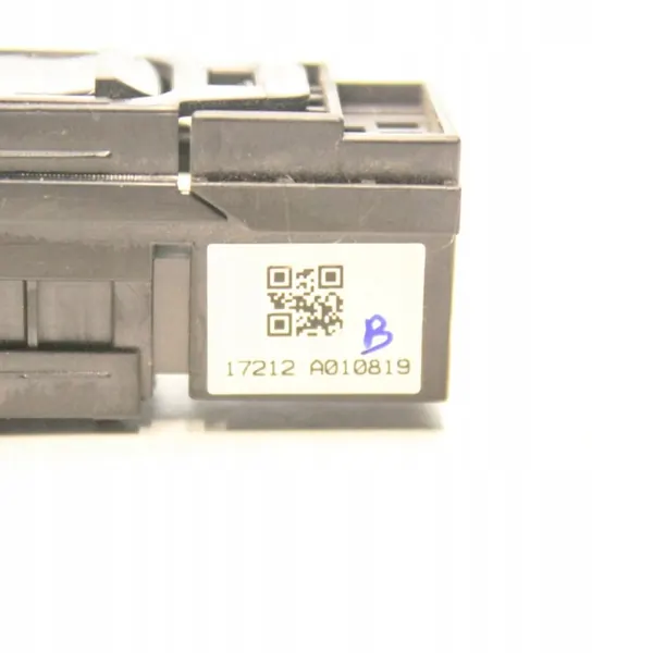 AUX-uttag OEM 1712A010819 för Toyota Camry VIII image 5