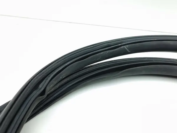 Junta do capô Tesla Model S 2015 OEM AMD221051 image 3