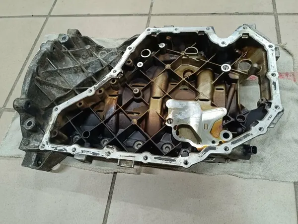 Audi A4 B8 Öljypan OEM 06H103603S - 1.8/2.0 TFSI image 3