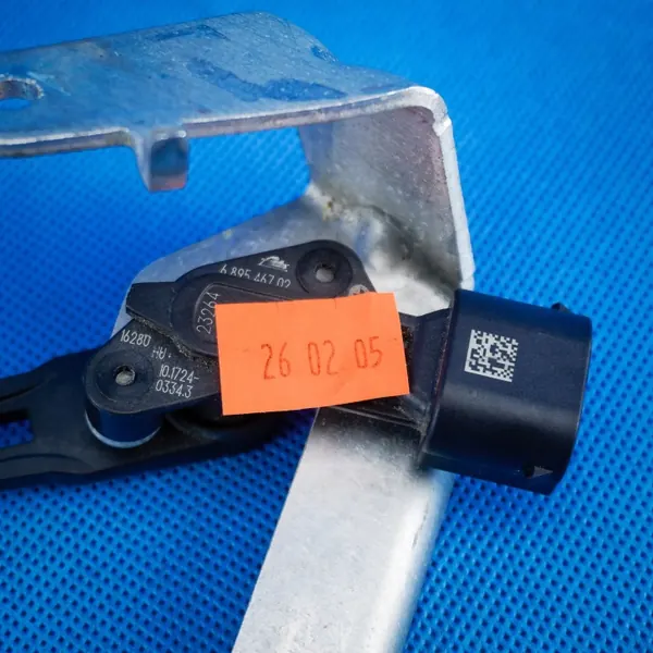 Sensor nivel faro trasero izquierdo OEM 6895467 BMW X5 G05 image 3