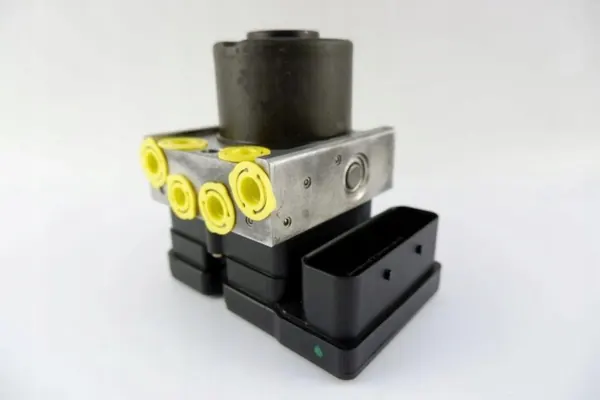Pompe ABS OEM 3M51-2M110-AD pour Mazda 3 1.6D image 2