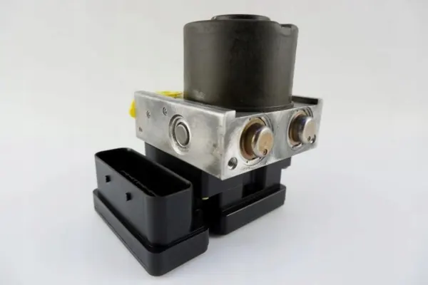 Pompe ABS OEM 3M51-2M110-AD pour Mazda 3 1.6D image 4