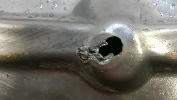 VW T5 T6 Tampa Inferior do Motor 7E0805685A Usada Original image 4