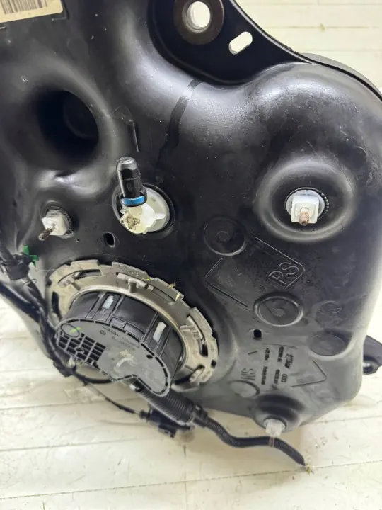 Gebrauchte AdBlue-Tankpumpe OEM 4G0131877 für Audi A6 C7 image 5