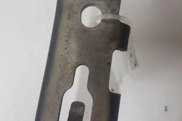 Bisagra de capó izquierda AUDI A6 (4F2, C6) 4F0823301 image 2