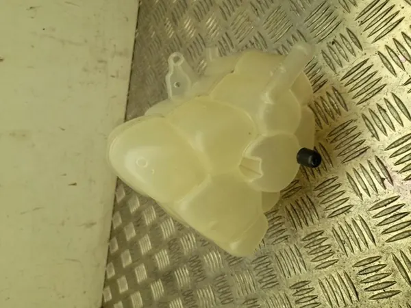 Kühlmittel-Ausdehnungsbehälter Volvo XC60 II 2024 32382635 image 2