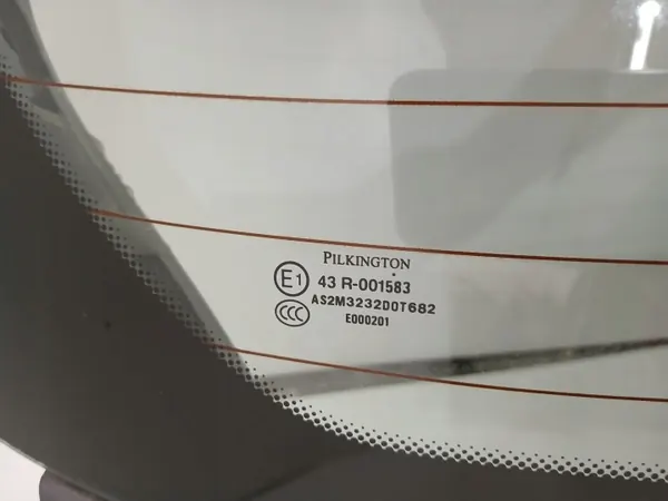 Vitre arrière OEM 7133898 pour BMW E87 image 4