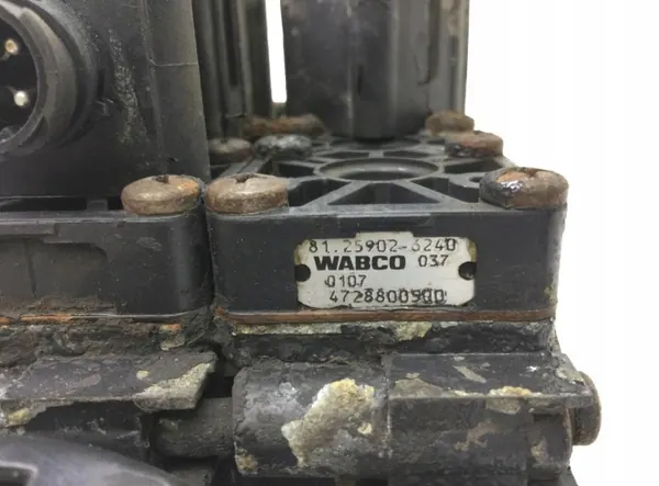 Válvula ECAS MAN OEM 81259026240 - Pieza Usada image 4