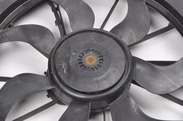 VATTENKYLARFLÄKT MERCEDES W176 A2465000093 image 5