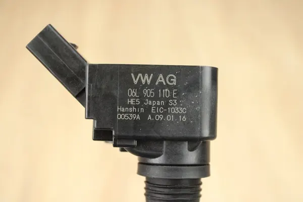 Bobina de ignição original Audi A4 B9 A5 F5 2.0 TFSI 06L905110E image 3