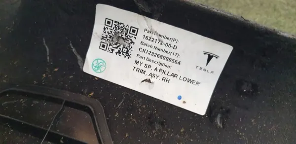Cache de pilier A inférieur Tesla Model Y OEM 162217200D image 3