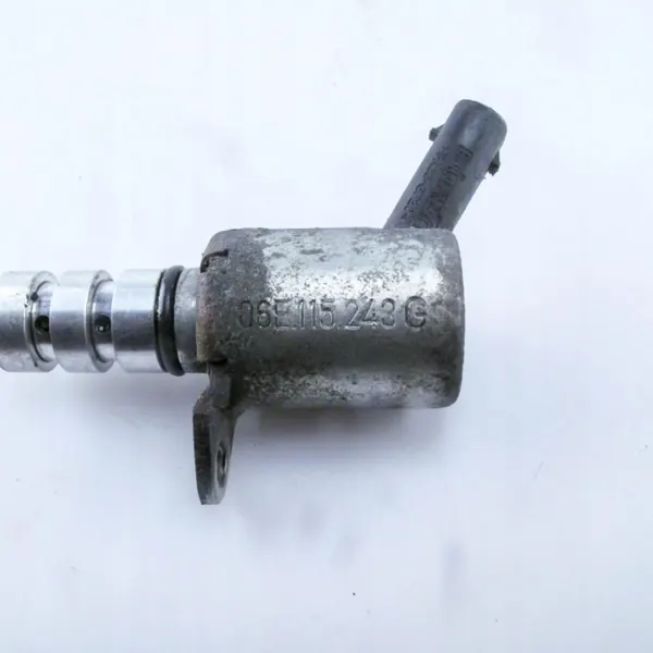 Soupape de réglage arbre à cames OEM 06E115243G - Audi A6 image 3