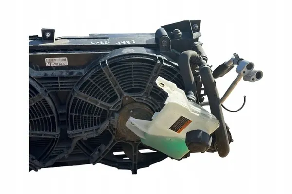 Radiador de agua NISSAN 2017 OEM 214813NL1B image 2