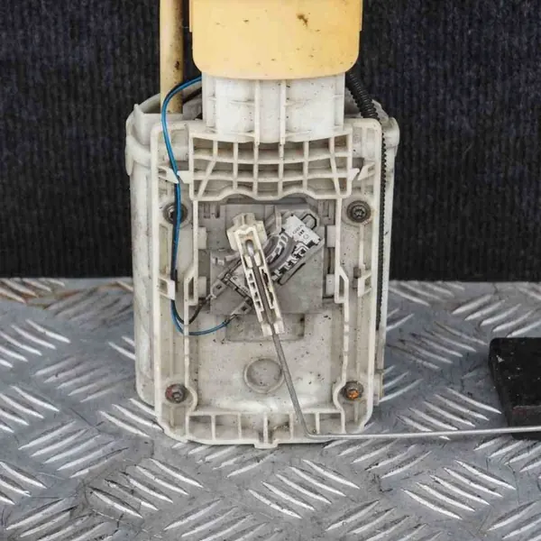 Brandstofpomp SKODA FABIA II COMBI 1.4L diesel 6Q0919050D image 2