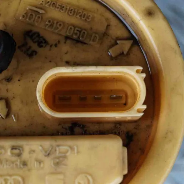 Brandstofpomp SKODA FABIA II COMBI 1.4L diesel 6Q0919050D image 4