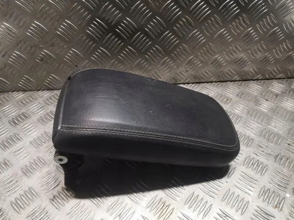Accoudoir console Mercedes-Benz CLA OEM 2466801419 image 2