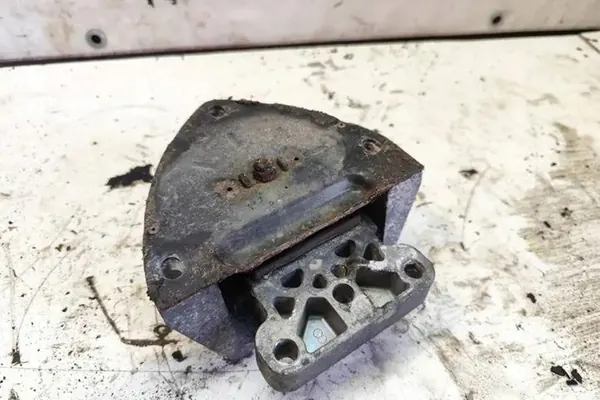 Soporte de motor VW POLO 1.4L Diesel 2001 image 2