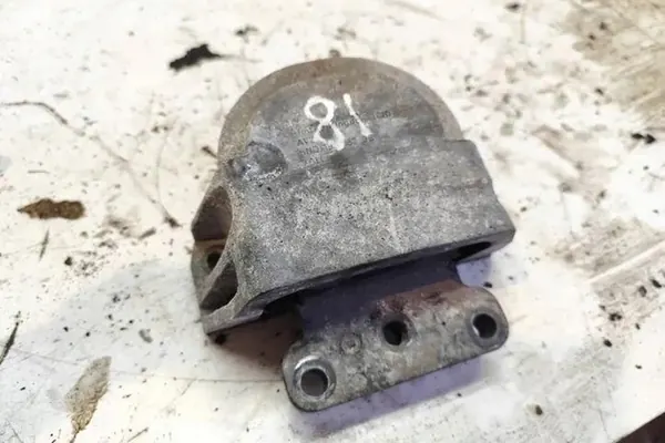 Soporte de motor VW POLO 1.4L Diesel 2001 image 3