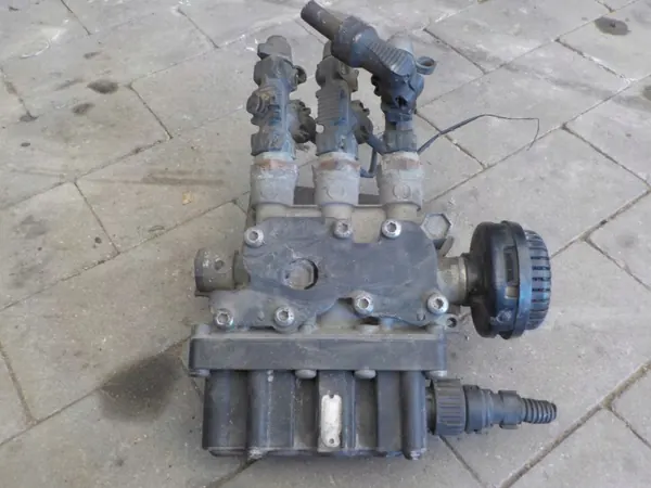 Válvula ECAS OEM 4728800300 para Renault Magnum image 2