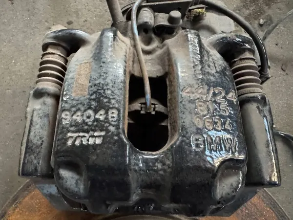 BMW 6 F12 Achter Remklauwen & Schijven OEM KIB19578 image 4