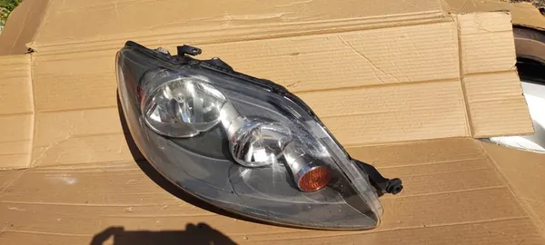 Farol Frontal VW Golf V Plus image 4