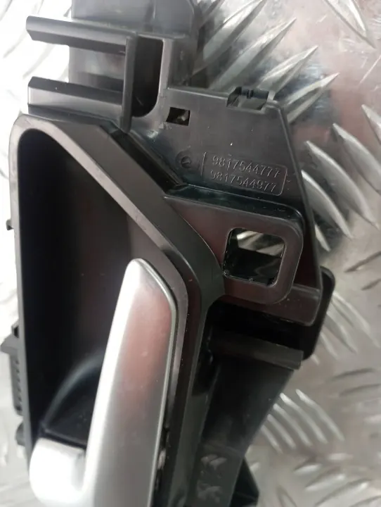 Opel Astra L voor linker binnenhandgreep OEM 9817544777 image 4