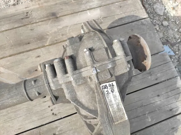 AUDI Q7 4L 4.2 TDI Framdiff OEM 0AA409508T image 3
