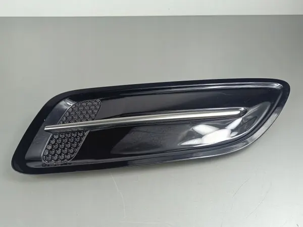 Bande de capot Kia Stinger OEM 86420J5300 - Occasion image 2