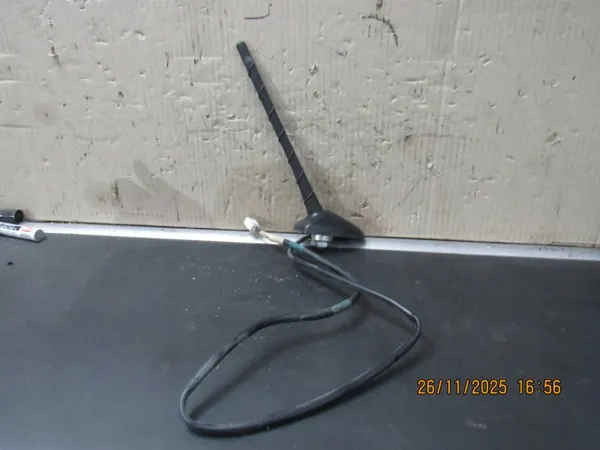 Base d'antenne Toyota OE OEM PODSTAWA ANTENY YARIS III image 2