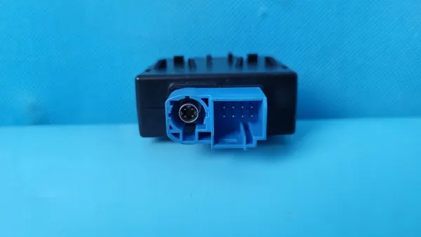 Mercedes USB-port A2238201105 för W206 C220 image 3