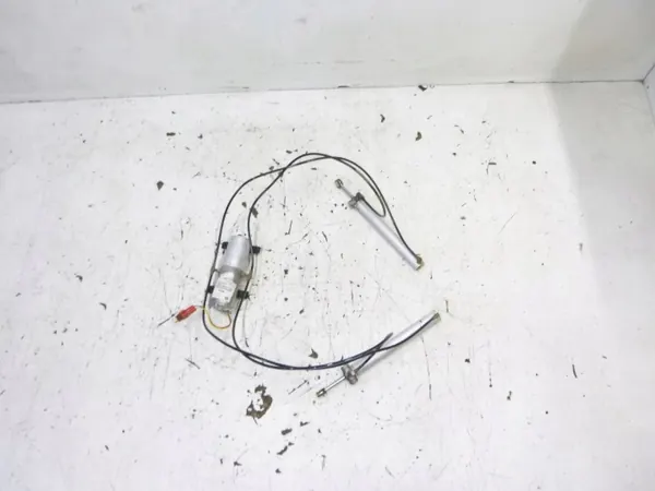Kattohydrauliikkapumppu OEM 04658514AG Chrysler Sebringille image 2