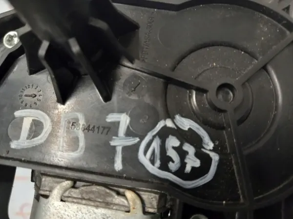 Mercedes W245 bakrutorhållarmotor OEM A1698201440 image 7