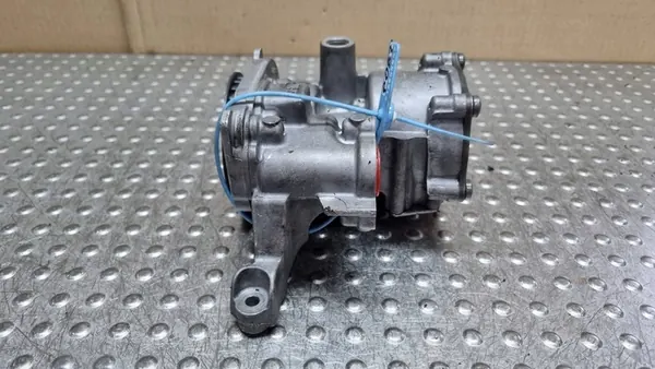 Volkswagen OE Olje Pump 04L145208H image 2