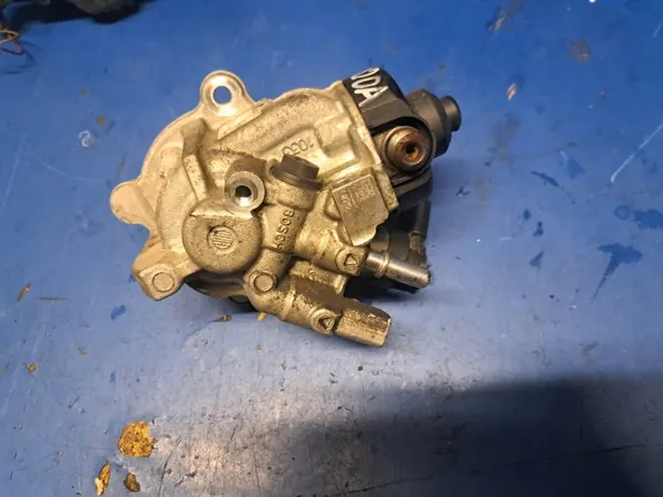 Pompe d'injection BMW X1 F48 OEM 0445010764 image 2