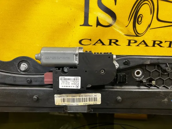 Kattoluukun moottori OEM A1667800800 Mercedes GL GLS image 5