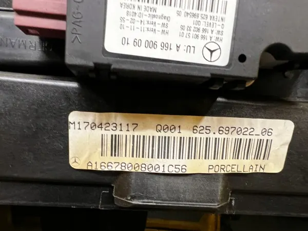 Kattoluukun moottori OEM A1667800800 Mercedes GL GLS image 7