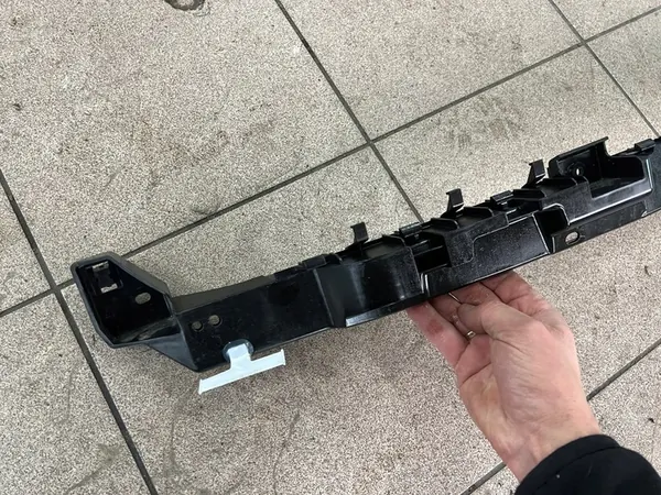 TESLA MODEL Y 20- Suporte de para-choque traseiro image 2