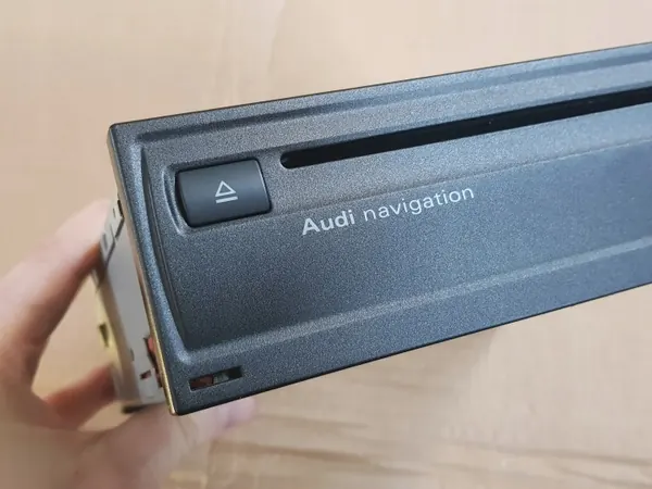 Lecteur DVD Navigation OEM 4E0919887M - Utilisé & Testé image 4