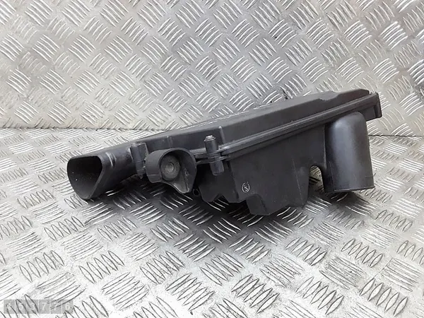 Ilmansuodatinlaatikko Mercedes E-luokka 2005 3000 CDI A6420940204 image 3