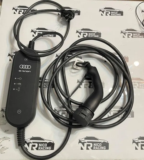 Chargeur Audi E-Tron OEM 8V4971675AP - Occasion image 2
