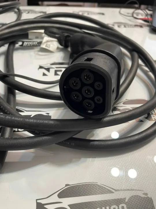 Chargeur Audi E-Tron OEM 8V4971675AP - Occasion image 4